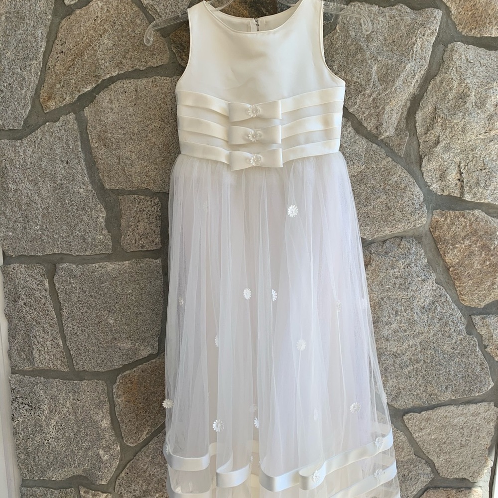 NWOT Mon Cheri Sleeveless Communion or Flower Girl Formal Dress